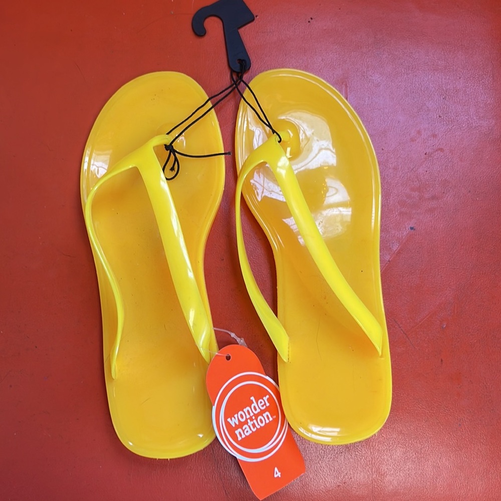 Yellow flip-flops - Picture 2 of 5